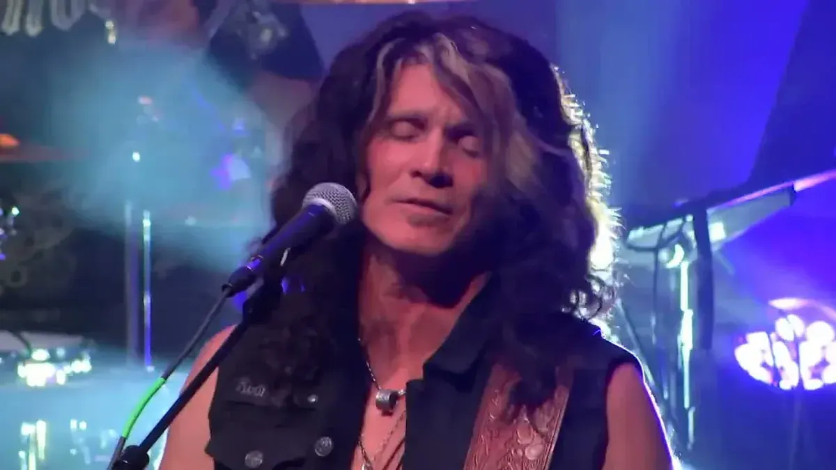 Pandora's Box Aerosmith tribute band singer Nathan Utz performing live