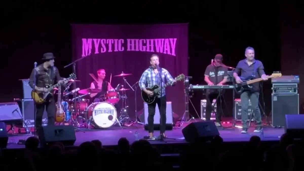 Mystic Highway plays Bad Moon Rising