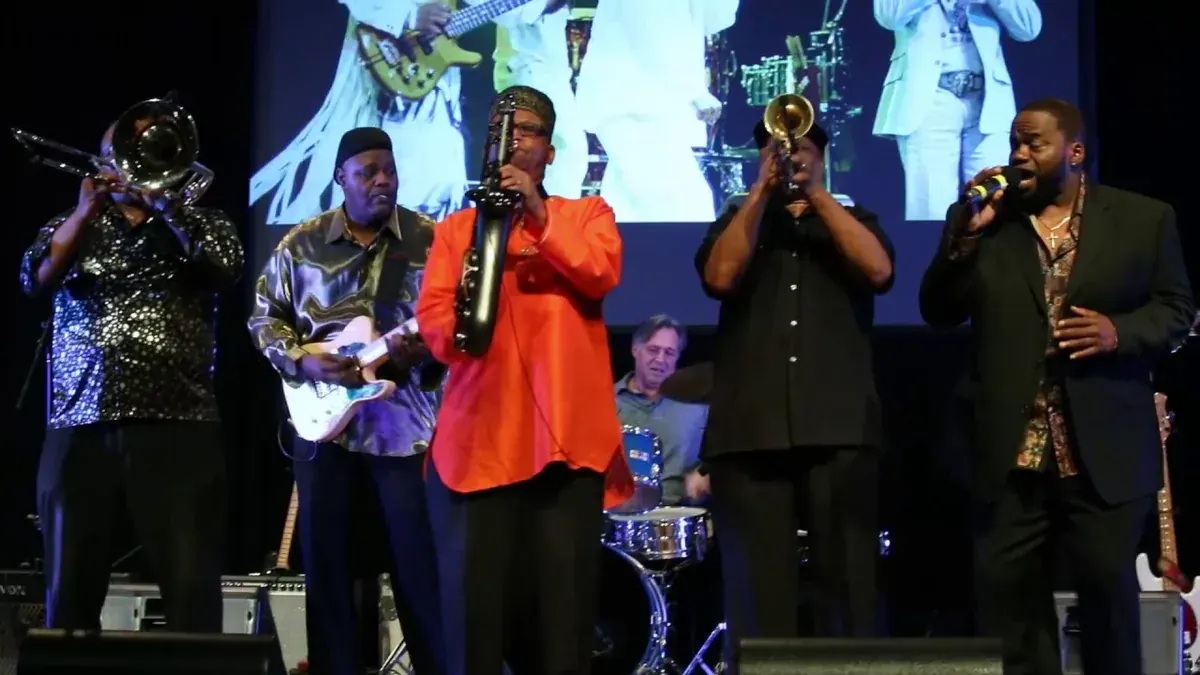 Let's Groove Tonight, Earth, Wind & Fire tribute band from Pittsburgh, horn section and lead vocalist on stage