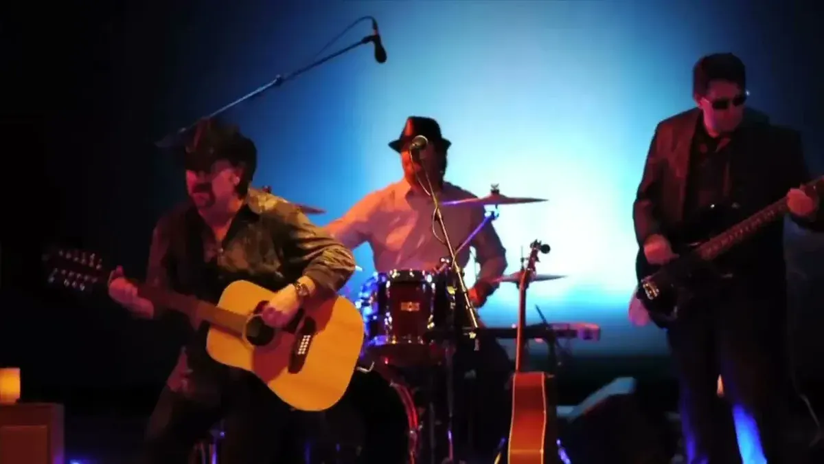 Petty Theft performing Learning To Fly