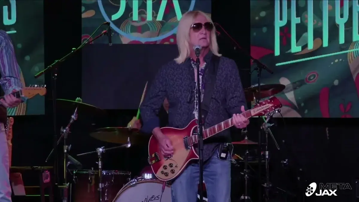 PettyBreakers performing Saving Grace at Campus JAX
