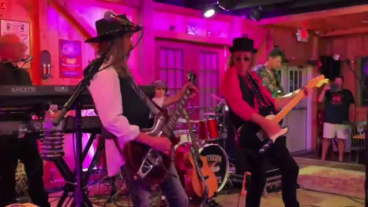 Southern Accents at Daryl's House Club