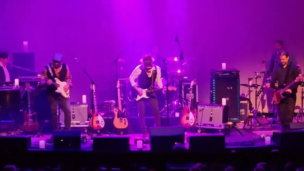 The Breakers live, November 2025