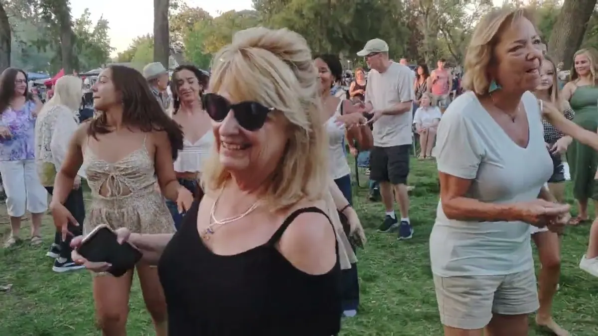 Video: SUPER TROUPER – CHICAGO, IL