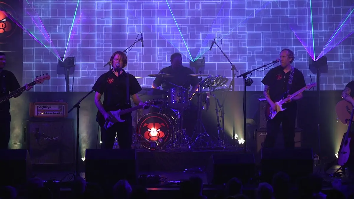 Pigs on the Wing:  Comfortably Numb  9-9-17