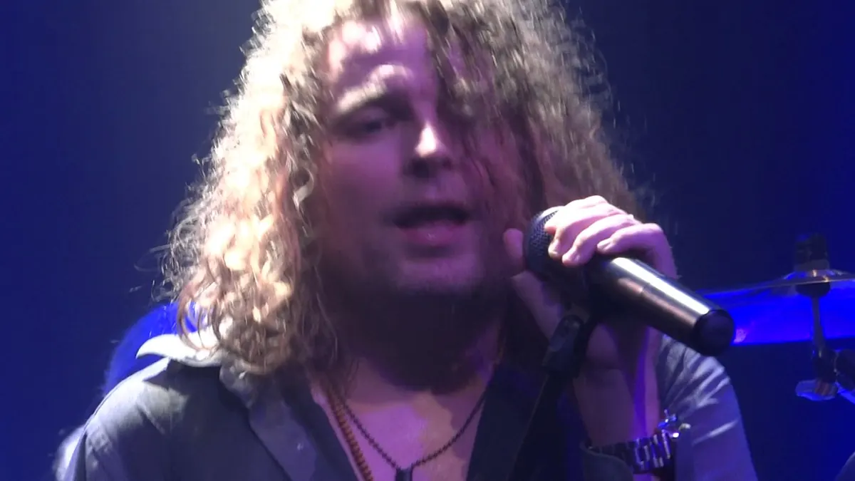 Deep Purple tribute band Purpendicular plays Perfect Strangers (with Ian Paice)